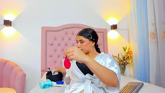 JulieeHabubu online show from 25, 9, 2025