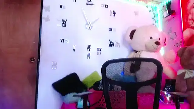 Snapshot of goddess_BigassCock chatting on 26, 2, 2025 goddess BigassCock online show from 26, 2, 2025