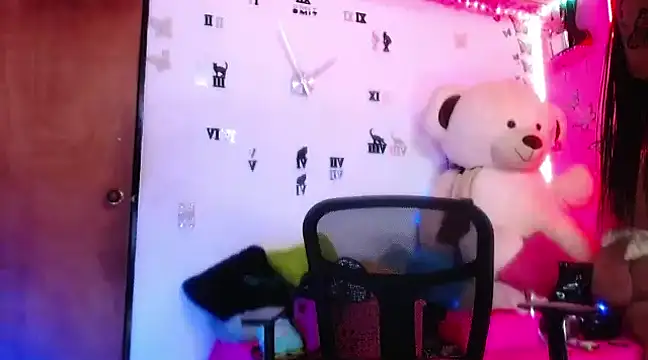 Snapshot of goddess_BigassCock chatting on 1, 3, 2025 goddess BigassCock online show from 1, 3, 2025