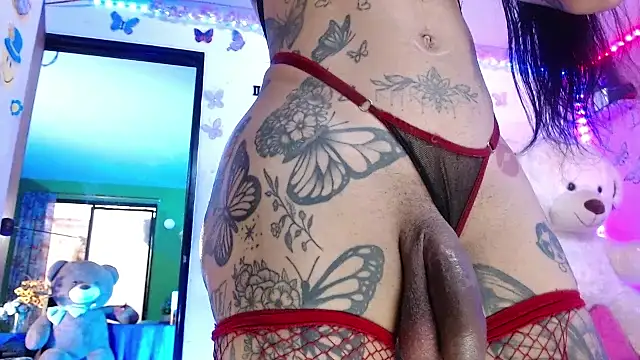 Snapshot of goddess_BigassCock chatting on 30, 9, 2025 goddess BigassCock online show from 30, 9, 2025