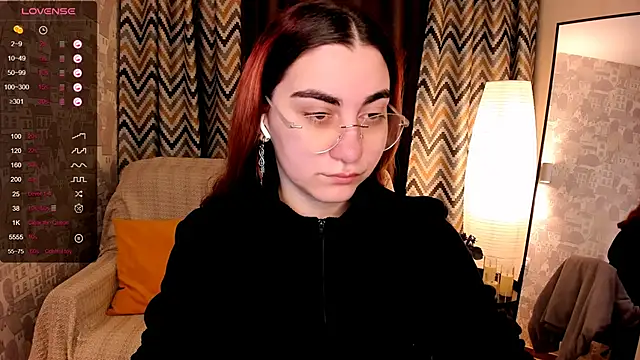 hannacheekss  online show from 7, 11, 2025