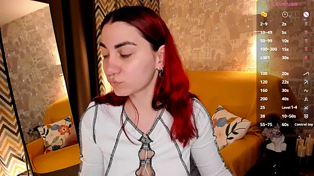 hannacheekss  online show from 10, 8, 2026