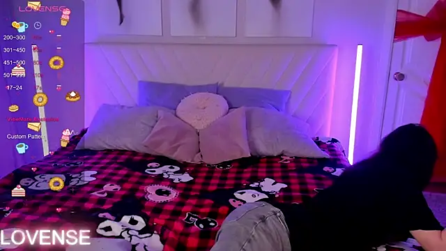 Emily Strikeee online show from 6, 2, 2026