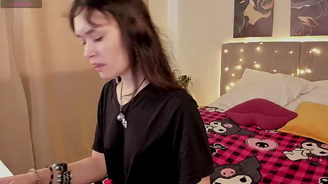 Emily Strikeee online show from 4, 5, 2026
