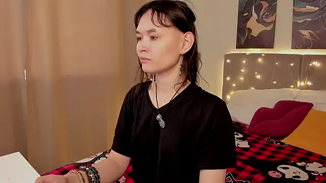 Emily Strikeee online show from 5, 5, 2026