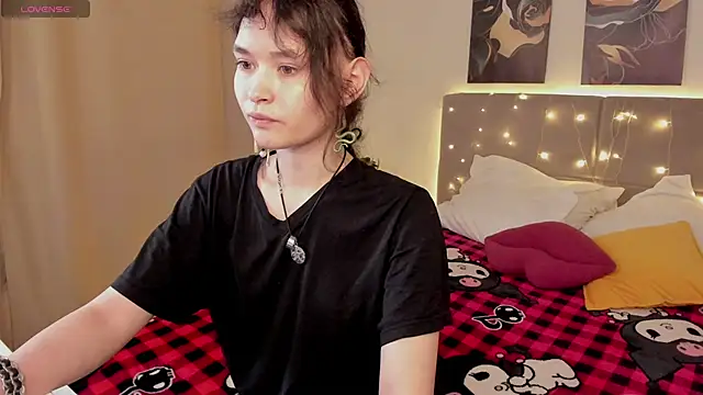 Emily Strikeee online show from 6, 5, 2026