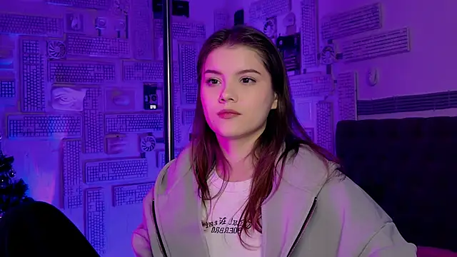 EvaThopson online show from 31, 1, 2025