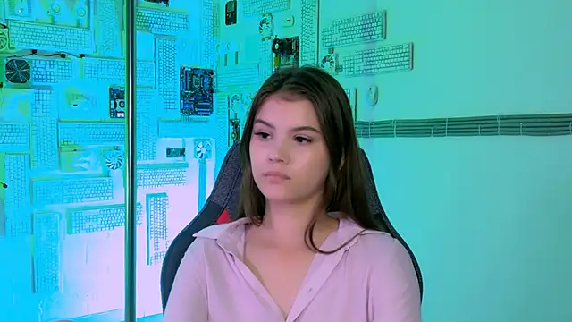 EvaThopson online show from 28, 9, 2025