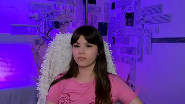 EvaThopson online show from 25, 4, 2026