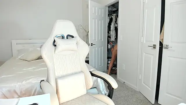 Snapshot of marianaferrero chatting on 22, 10, 2025 marianaferrero online show from 22, 10, 2025