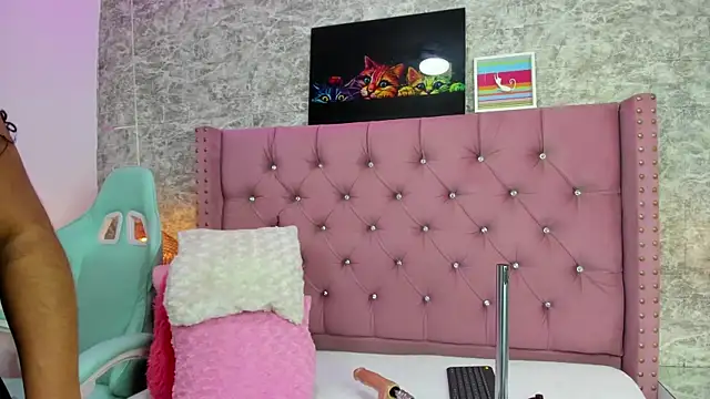 NahiaraReina online show from 20, 2, 2025