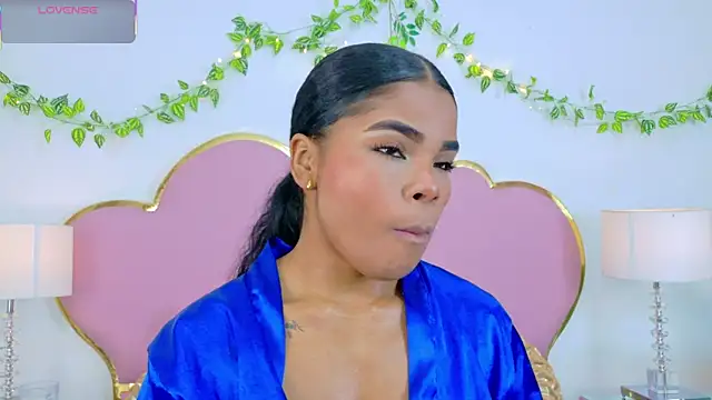 NahiaraReina online show from 28, 10, 2025