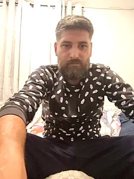 Snapshot of Calin251283 chatting on 8, 11, 2025 Calin251283 online show from 8, 11, 2025