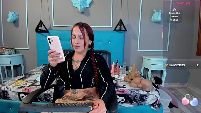 engel devil online show from 25, 6, 2026