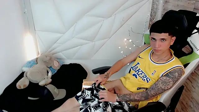 Brayan lopezz online show from 4, 2, 2025