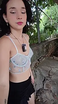 Snapshot of sweet_outdoor_charm chatting on 17, 6, 2026 sweet outdoor charm online show from 17, 6, 2026