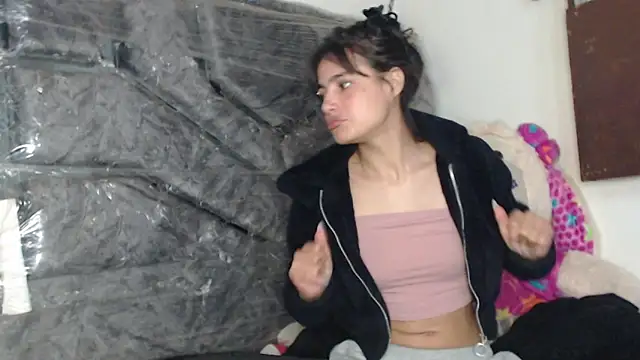 skinny sweet2411 online show from 17, 11, 2025