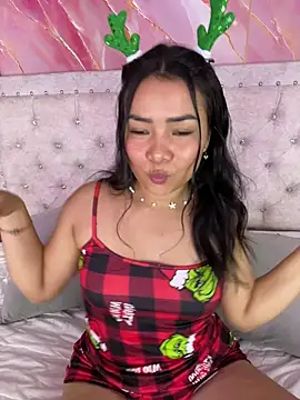 Snapshot of Rousse_blue chatting on 17, 12, 2025 Rousse blue online show from 17, 12, 2025