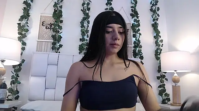 Snapshot of Kylie_golden chatting on 10, 12, 2024 Kylie golden online show from 10, 12, 2024