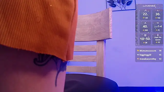 Snapshot of Kylie_golden chatting on 16, 1, 2025 Kylie golden online show from 16, 1, 2025