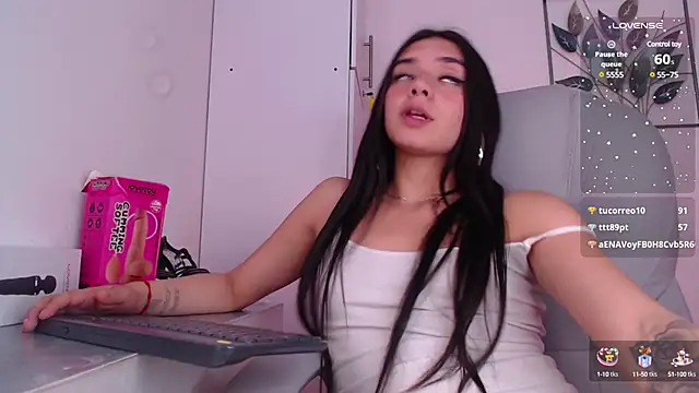 Snapshot of Kylie_golden chatting on 21, 1, 2025 Kylie golden online show from 21, 1, 2025