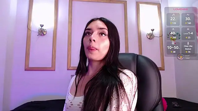 Snapshot of Kylie_golden chatting on 9, 3, 2025 Kylie golden online show from 9, 3, 2025