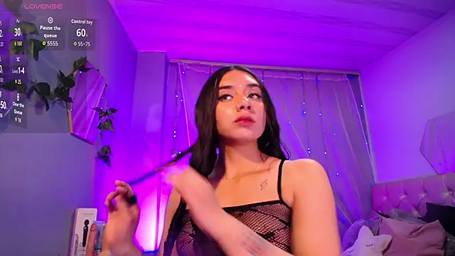 Snapshot of Kylie_golden chatting on 14, 10, 2025 Kylie golden online show from 14, 10, 2025