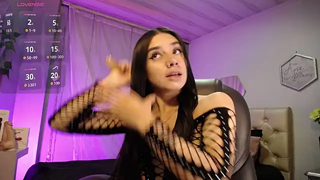 Snapshot of Kylie_golden chatting on 15, 10, 2025 Kylie golden online show from 15, 10, 2025