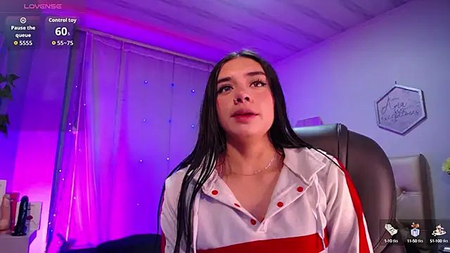 Snapshot of Kylie_golden chatting on 16, 10, 2025 Kylie golden online show from 16, 10, 2025