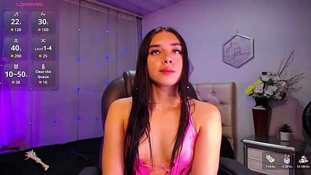 Snapshot of Kylie_golden chatting on 19, 10, 2025 Kylie golden online show from 19, 10, 2025