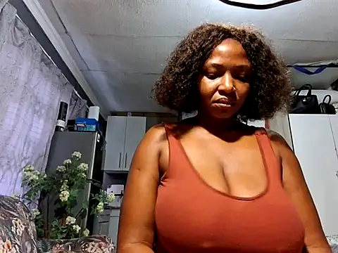 Snapshot of EbonyRose9 chatting on 29, 11, 2025 EbonyRose9 online show from 29, 11, 2025
