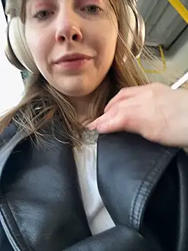 Sunny   Bunny online show from 9, 3, 2025