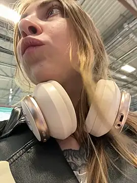 Sunny   Bunny online show from 9, 3, 2025