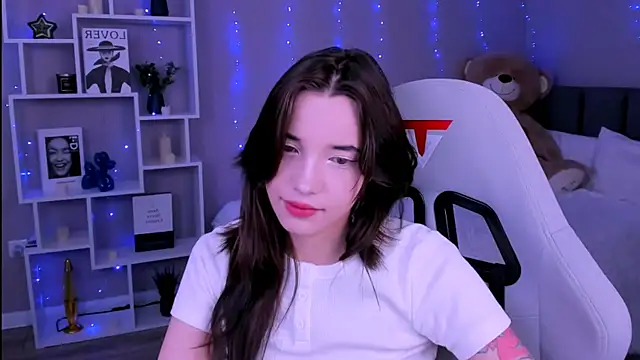 as1an girlfriend online show from 12, 5, 2026