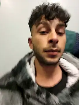 Snapshot of Iulianmarius12 chatting on 18, 3, 2025 Iulianmarius12 online show from 18, 3, 2025