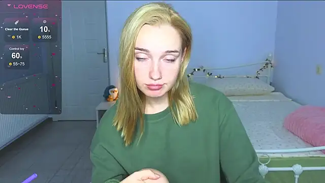 Snapshot of Wild_Sophie_ chatting on 1, 10, 2025 Wild Sophie online show from 1, 10, 2025