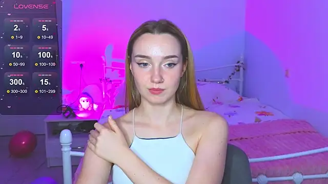 Snapshot of Wild_Sophie_ chatting on 13, 12, 2025 Wild Sophie online show from 13, 12, 2025