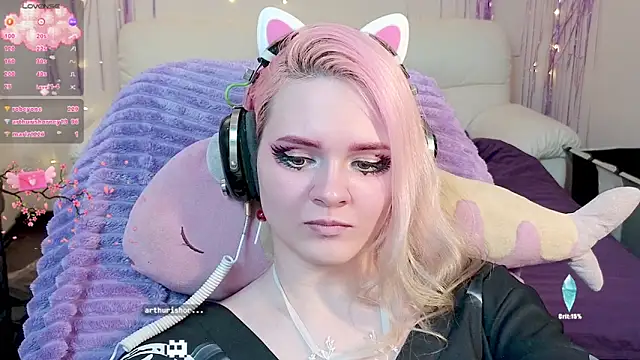 Snapshot of One_Moment_ chatting on 17, 12, 2024 One Moment online show from 17, 12, 2024