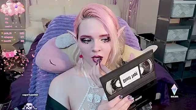 Snapshot of One_Moment_ chatting on 18, 12, 2024 One Moment online show from 18, 12, 2024