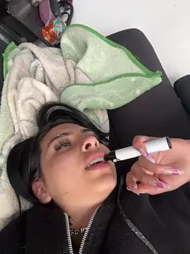 Hilary pinkk online show from 1, 2, 2026