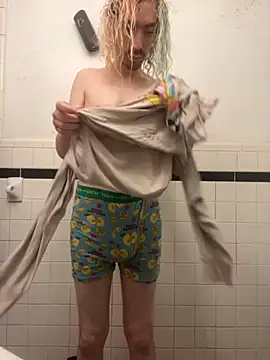 tallnerdyguy online show from 26, 10, 2025