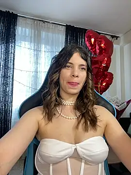 CurlyLara online show from 1, 3, 2025