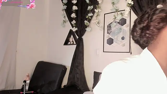 Khenta Michells online show from 30, 4, 2026