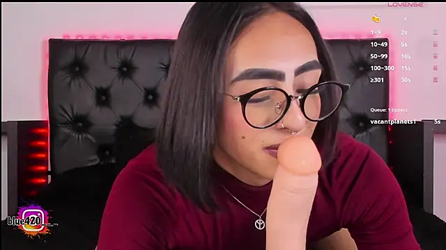 Snapshot of Skyler__blue4 chatting on 4, 2, 2025 Skyler  blue4 online show from 4, 2, 2025