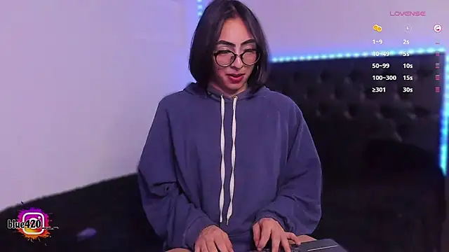 Snapshot of Skyler__blue4 chatting on 2, 3, 2025 Skyler  blue4 online show from 2, 3, 2025