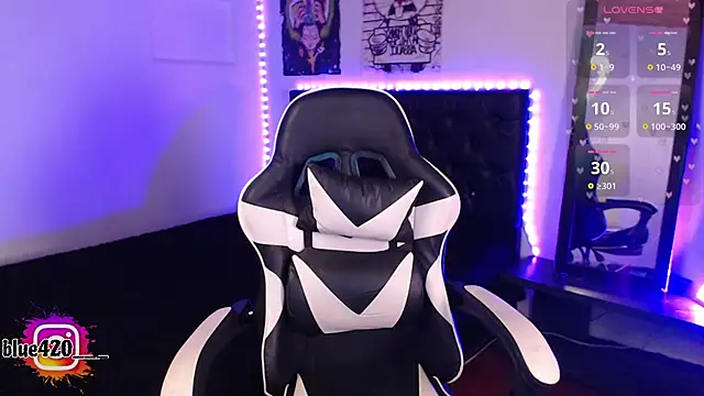 Snapshot of Skyler__blue4 chatting on 19, 10, 2025 Skyler  blue4 online show from 19, 10, 2025