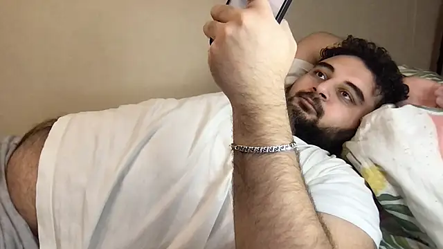 Snapshot of teddy_alan chatting on 21, 10, 2025 teddy alan online show from 21, 10, 2025