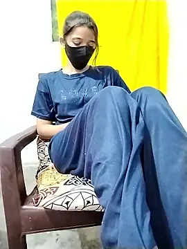 Snapshot of Cute-Ridhima chatting on 8, 10, 2025 Cute-Ridhima online show from 8, 10, 2025