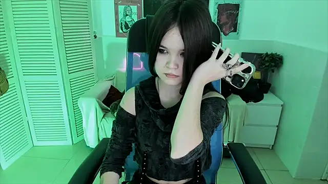 Elainebeness online show from 11, 11, 2025