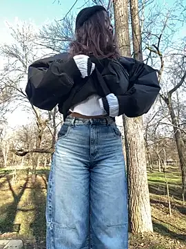 PoppyRobinson online show from 7, 12, 2024